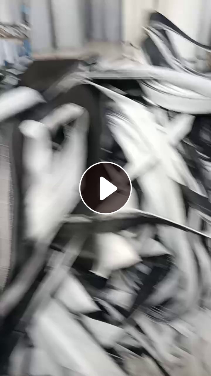 长期出售做车衣加工下来的牛津布复合丝棉边角料，一天出500斤，货在河北邢台