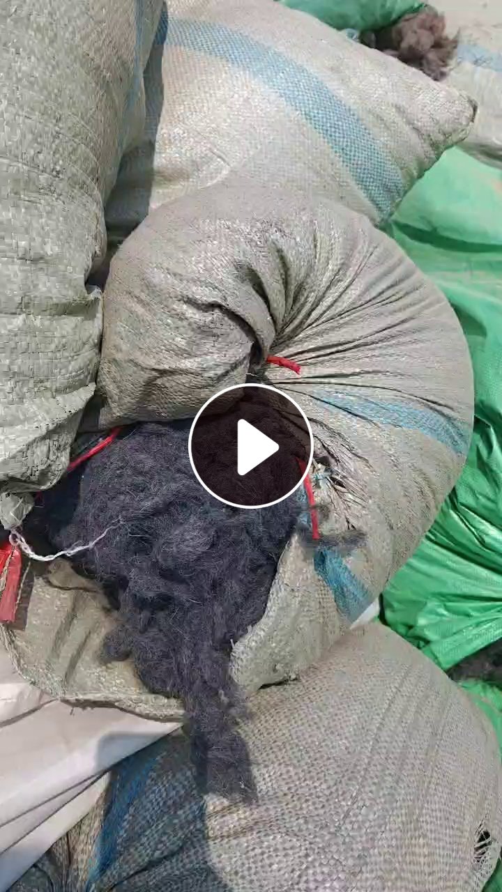 长期出售开好的羊毛料，真羊毛做的，最低含毛量在85%左右，货在河北邢台