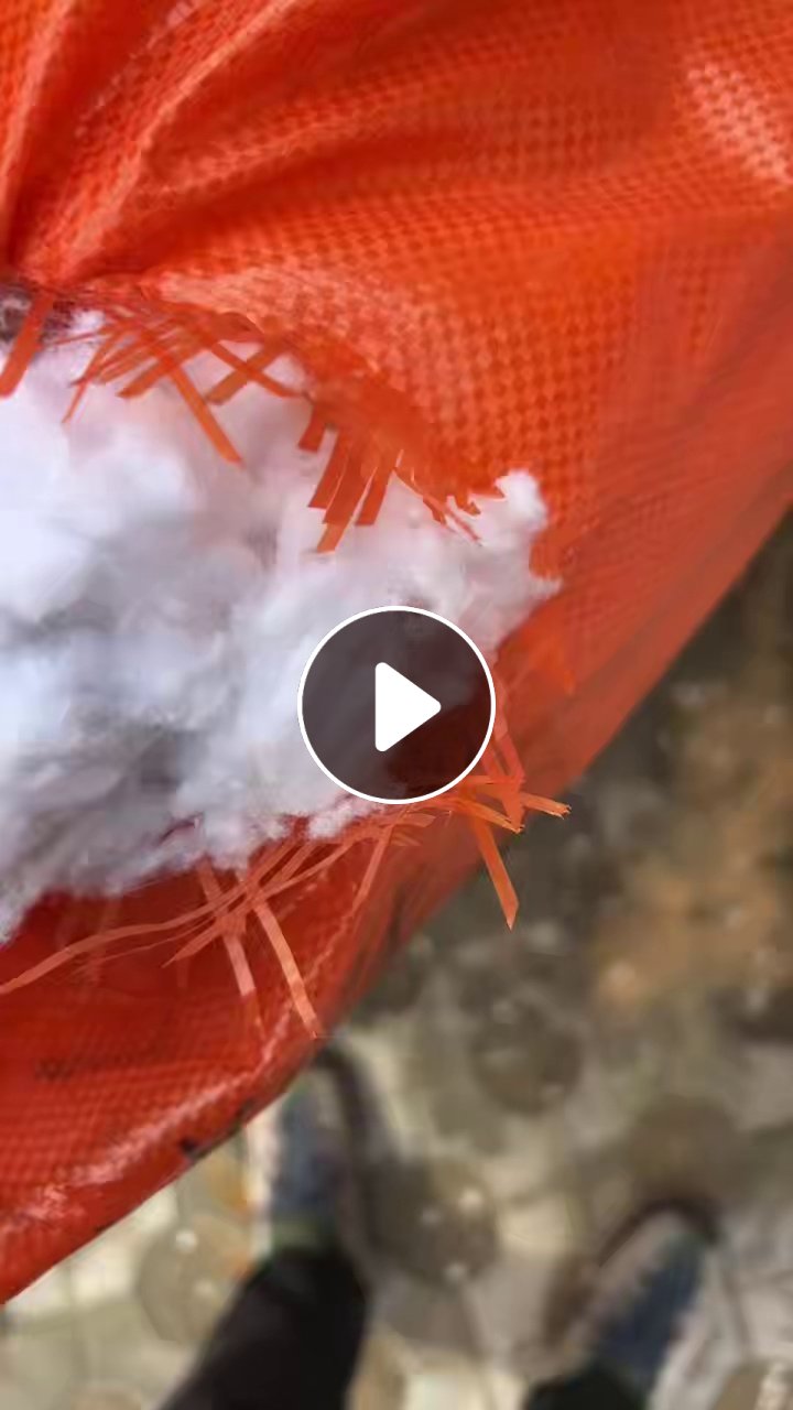 出售开松好的丝棉，丝棉开花棉，现货有6.8米一车，货在河南郑州