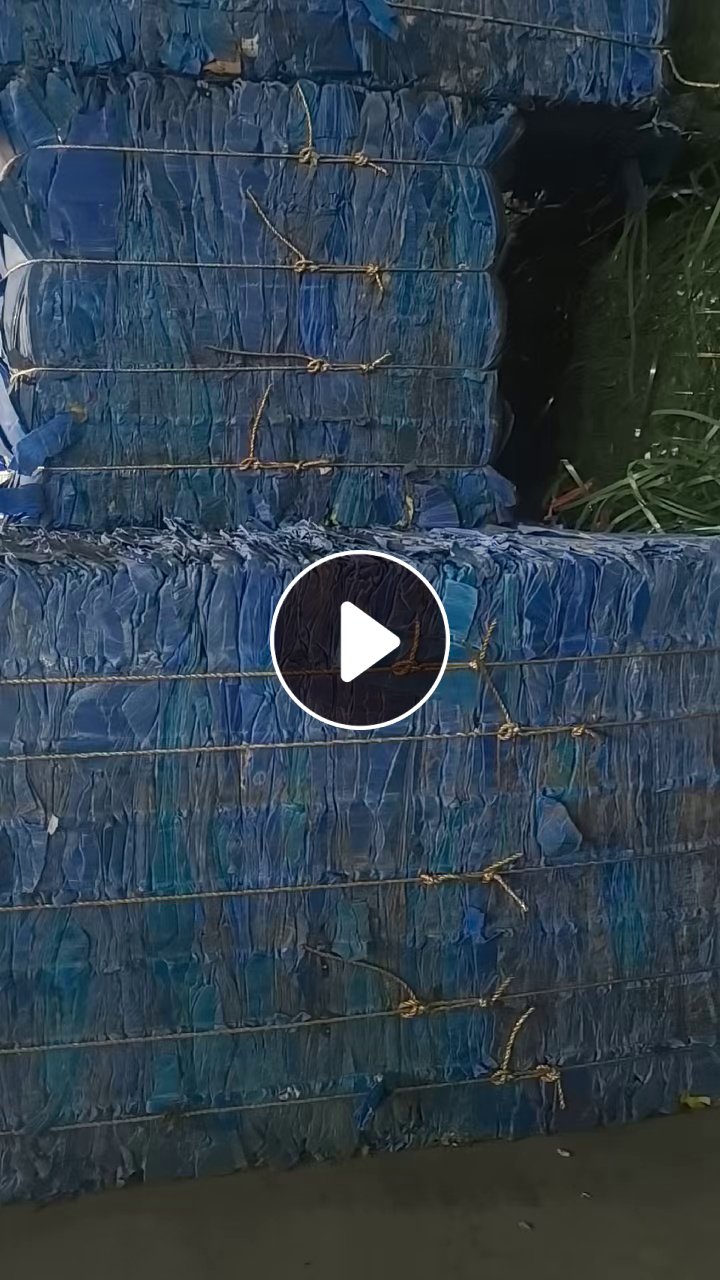 出售蓝色空心板废料，现货两挂车