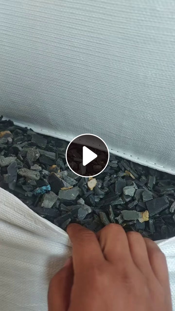 长期出售工程黑丙破碎料，pp托盘破碎料，现货一挂车