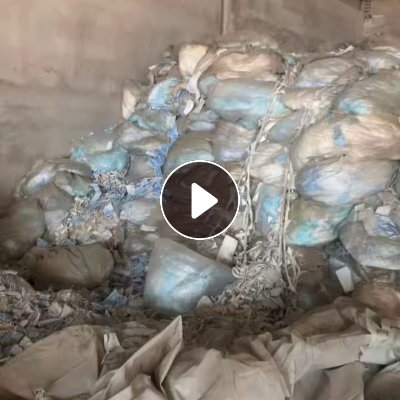 长期出售废旧口罩，口罩边角料。现货七吨多
