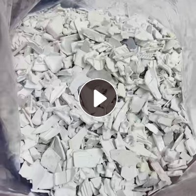 出售白色PC面板破碎料，磨洗过，纯度99.5，冲击30以上，白度90，每月200吨