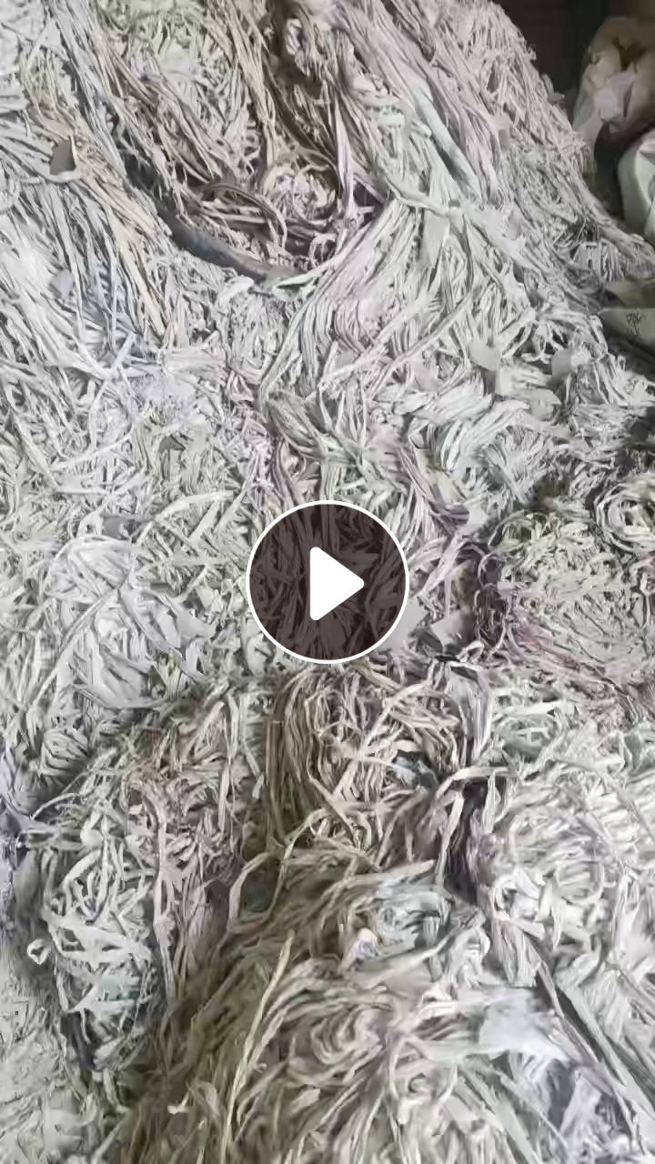 出售PE电缆绳破碎料，每个月100吨