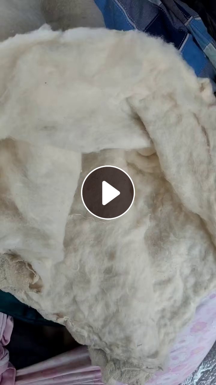 出售学生被，棉被，分一级棉二级棉，分开卖，现货是有20吨左右，货在山东济南