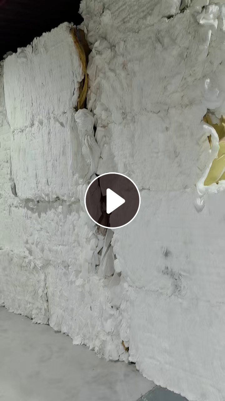 长期出售涤纶木浆无纺布边角料，人工分拣打包压块，直接上机使用月供50吨