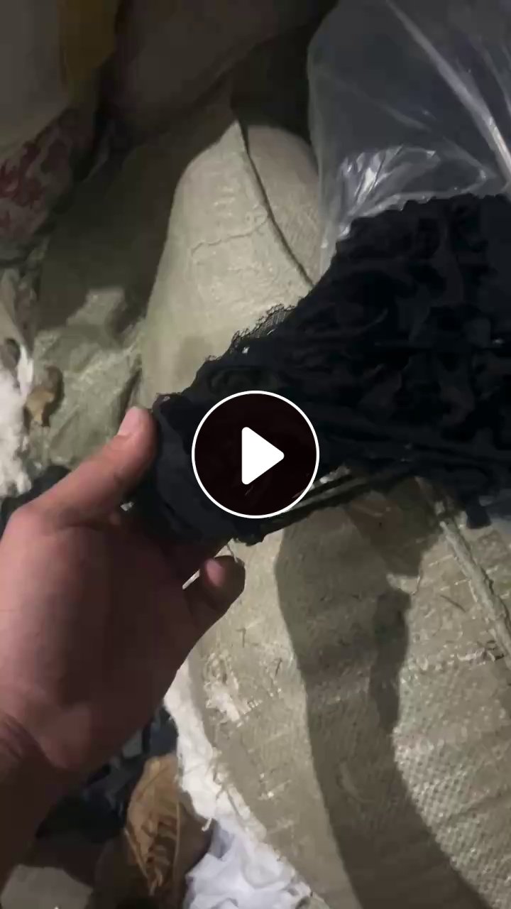 长期出售服装厂裁的杂色锦氨花边废布，锦氨废布，氨纶含量不清楚，现货100吨