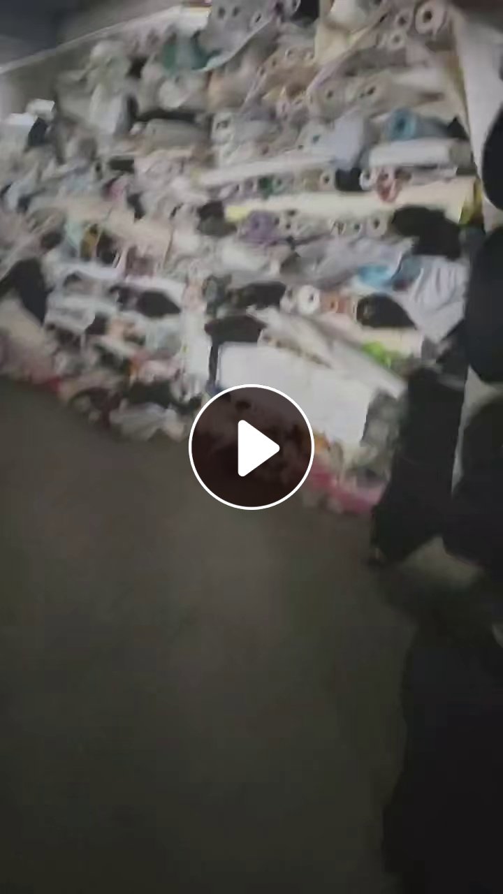 长期出售箱包厂下来的小卷布，复合布，牛津布，统货走，现货20吨