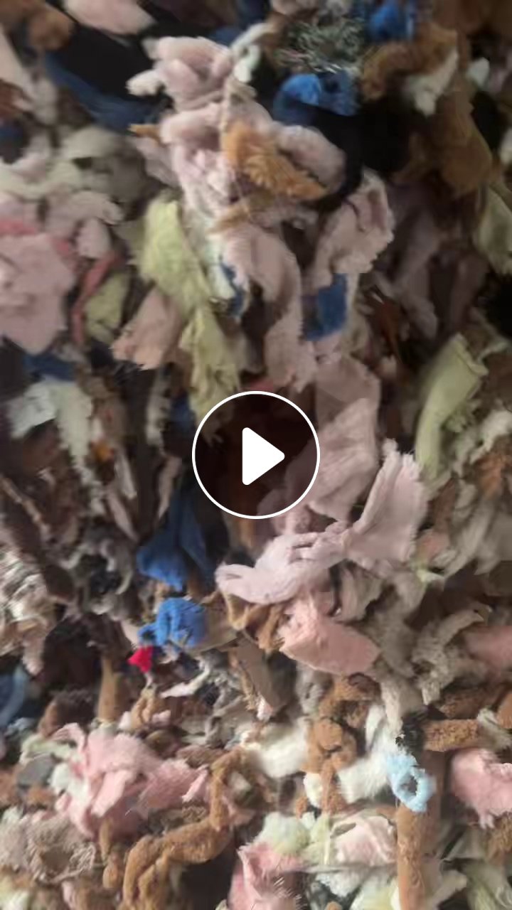 长期出售鞋子边角料，绒布边角料，涤纶废布，月供200多吨，货在浙江宁波