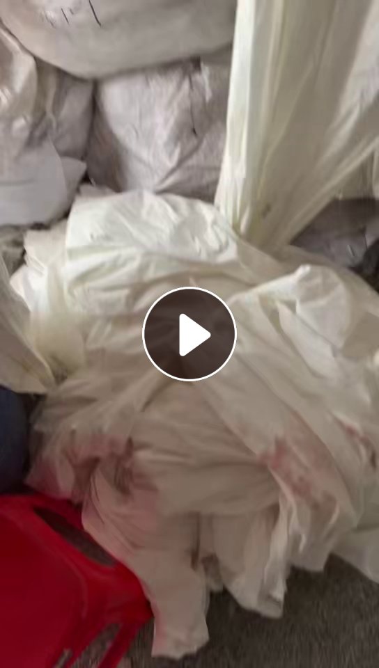 长期出售染厂下来的大块布，有涤棉的也有全棉的，可以做布轮用，现货有几吨，货在福建泉州