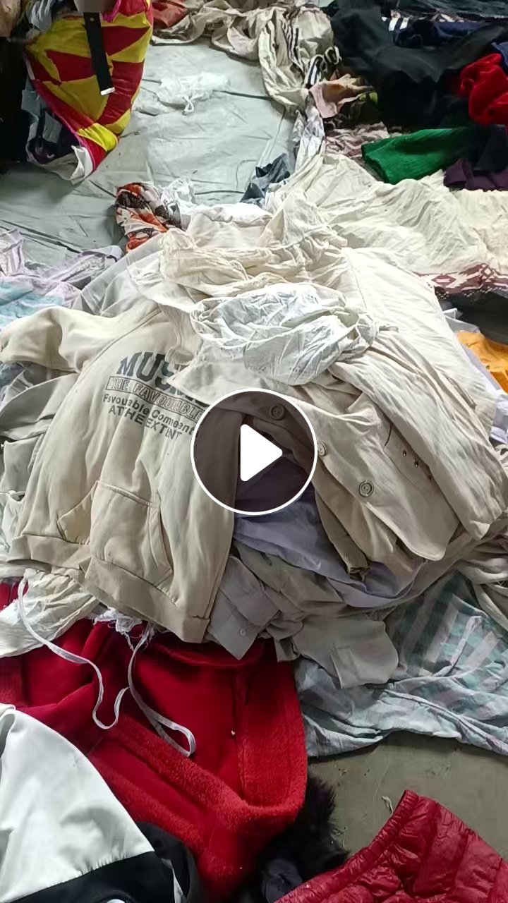 长期出售旧衣服大白，二白，白料，开花料，一起出，一个月最少6.8米一车，货在河北保定