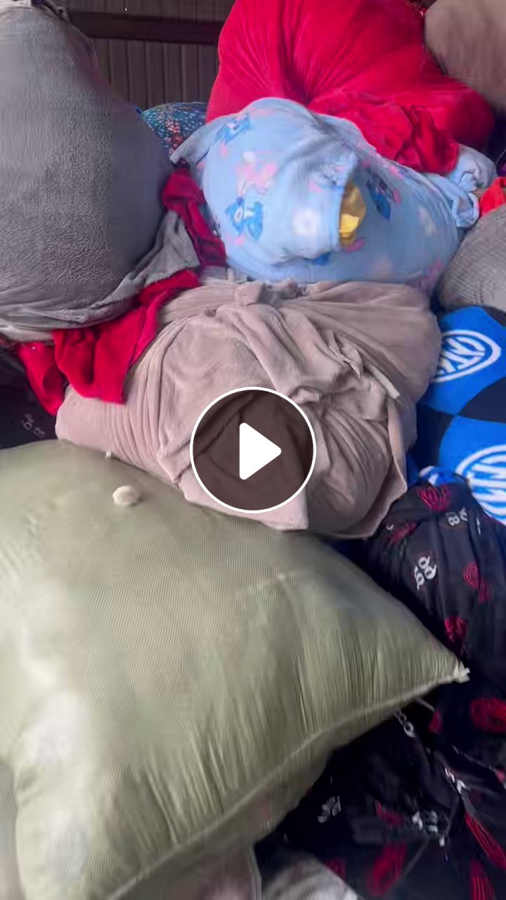 长期出售涤纶法兰绒大块布，法兰绒零头布，1米以上，月供20吨左右