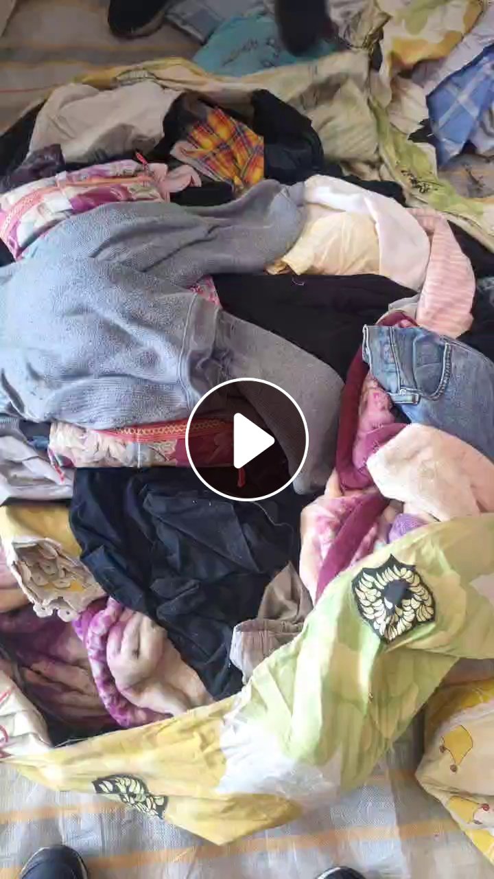 长期出售旧衣服黑料，燃烧料，现货30吨