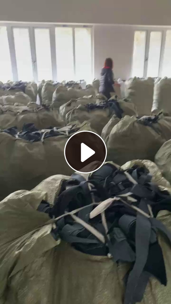 长期出售涤棉牛仔废布，涤棉废布，含棉50，月供200吨
