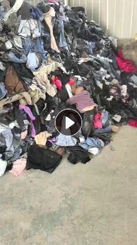 长期出售旧衣服黑料，旧牛仔黑料，现货6吨