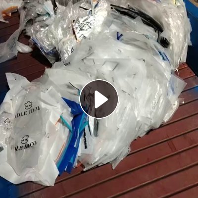 长期出售高压膜废料，高压服装袋废料，PE快递袋废料
