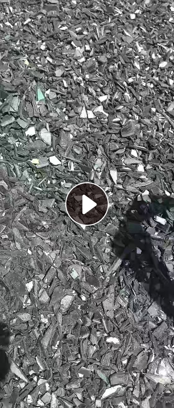 出售纯PP保险杠破碎料，没有褪漆，保险公司下来的，清洗甩干除铁过盐水，现货8吨