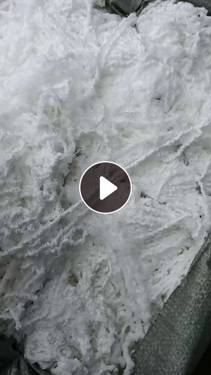 出售白色涤纶水丝，涤纶麻花丝，300D,含水20%多，现货只有几吨，货在安徽阜阳
