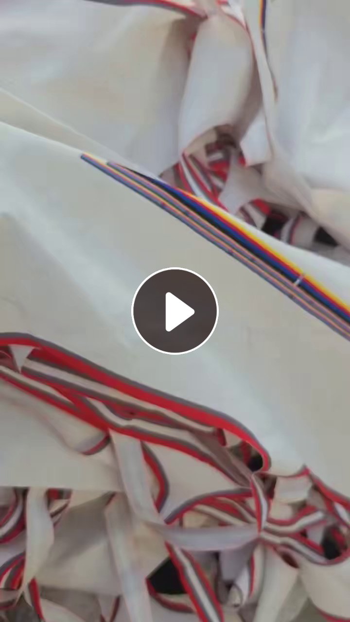 长期出售箱包厂下来的涤纶废布，涤纶边角料，涤纶复合箱包布，箱包布，不带桨，月供10吨