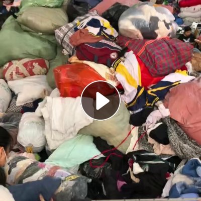 长期出售旧衣服统货，小区货，箱子货，现货300吨，在广东揭阳。