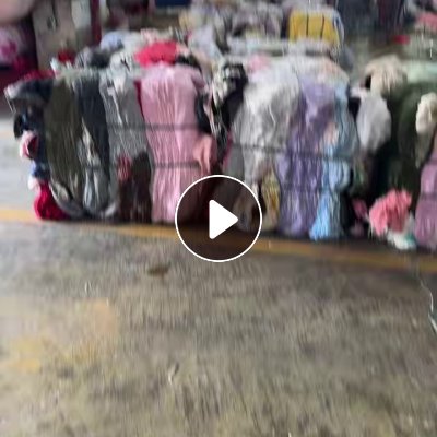 长期出售旧衣服分拣货，旧衣服黑料，下脚料，燃烧料，一次出13米一车，货在广东惠州