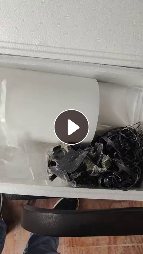 长期出售新能源厂下来的塑料膜废料，带胶，月供30-40吨左右