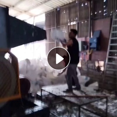 出售无字硅胶桶破碎料，带胶，每个月五十吨左右