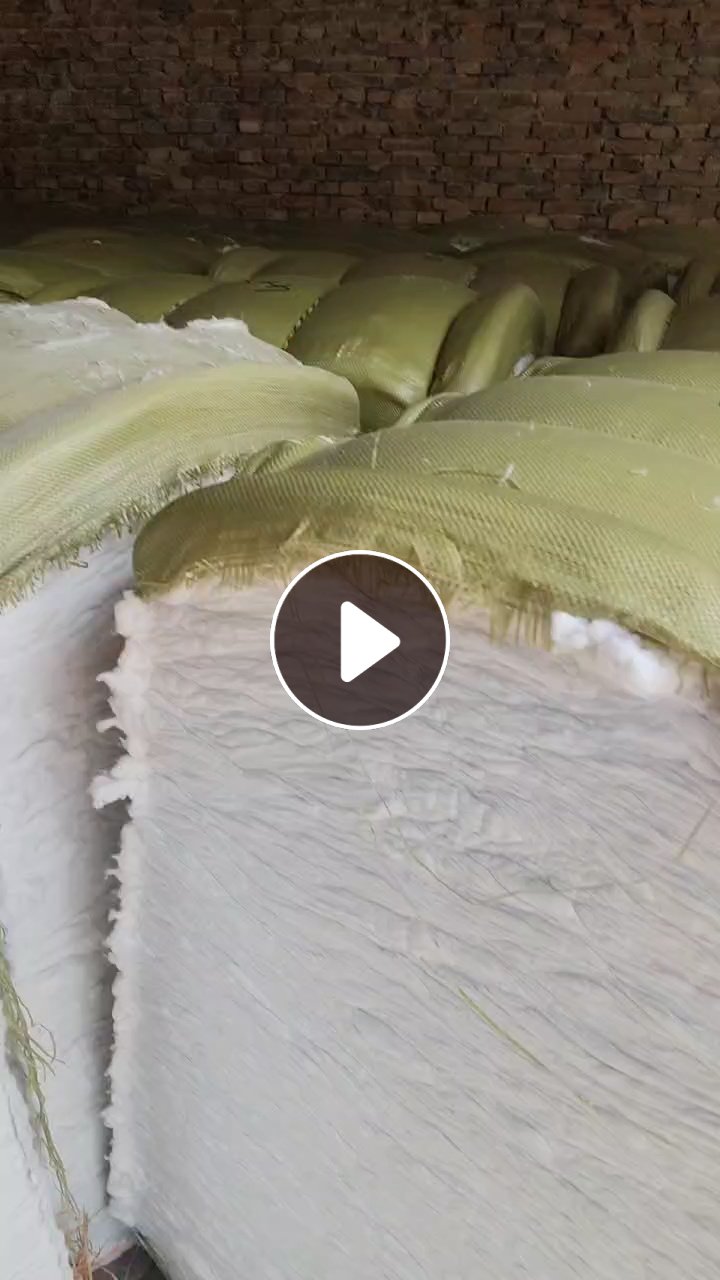 长期出售旧衣服大白开的大白棉，大白开花棉，现货9.6米一车