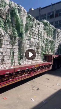 长期大量出售做手套无纺布边角料，水刺无纺布边料，涤黏无纺布，月供70吨左右，货在浙江温州