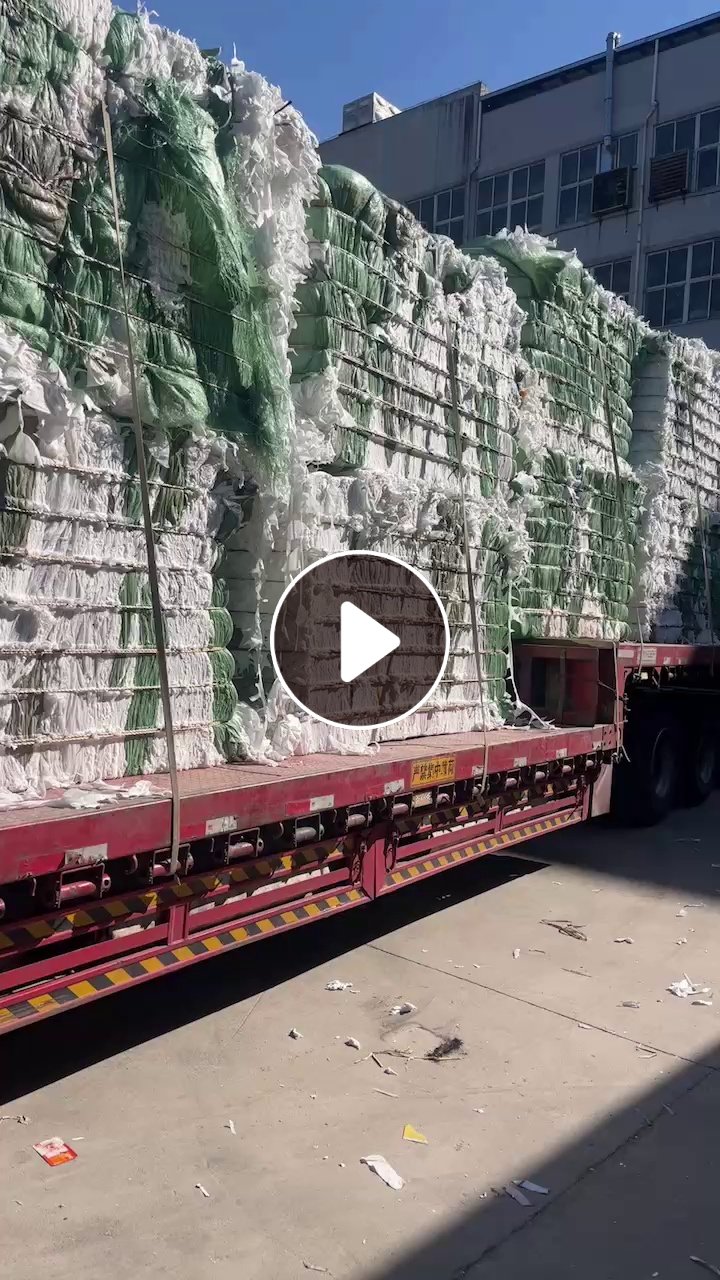 长期大量出售做手套无纺布边角料，水刺无纺布边料，涤黏无纺布，月供70吨左右，货在浙江温州