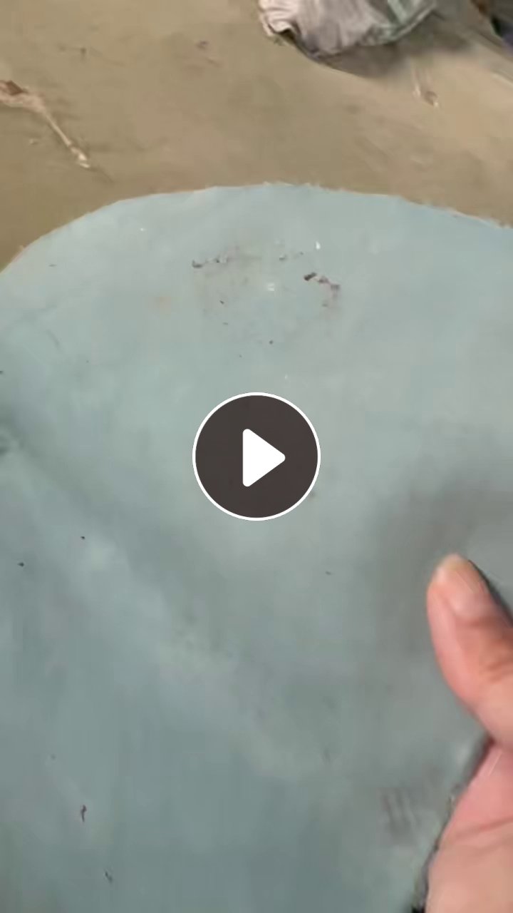 长期出售做皮鞋下来的牛皮，牛皮下脚料，现货30吨