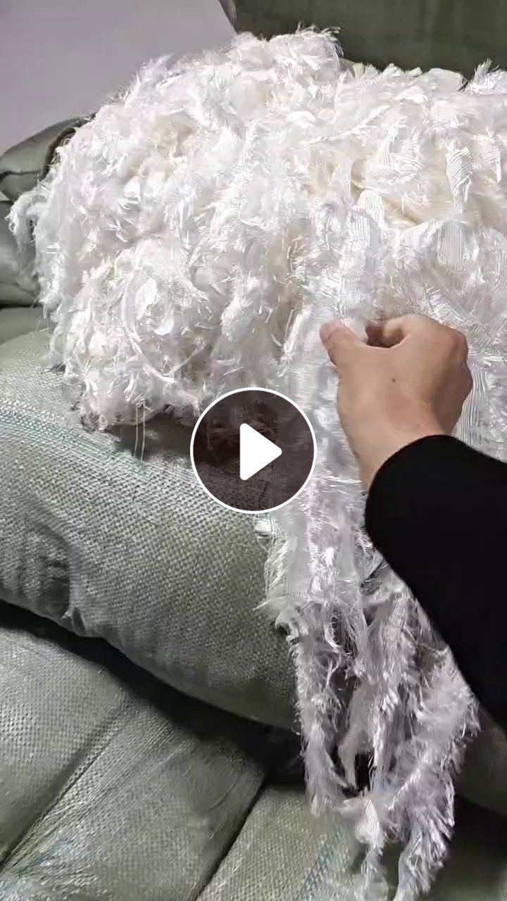 长期出售黏胶加捻丝，纺织厂下来的，可以开花用，每个月20吨左右，货在江苏苏州