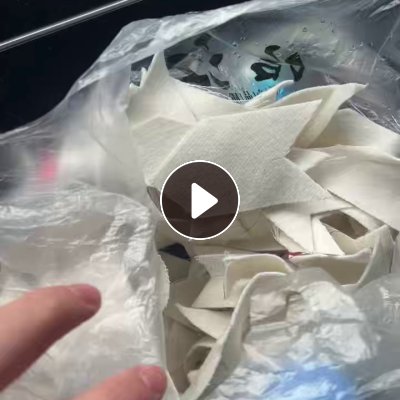 长期出售领带厂下来的涤纶废布，涤纶边角料，现货80吨