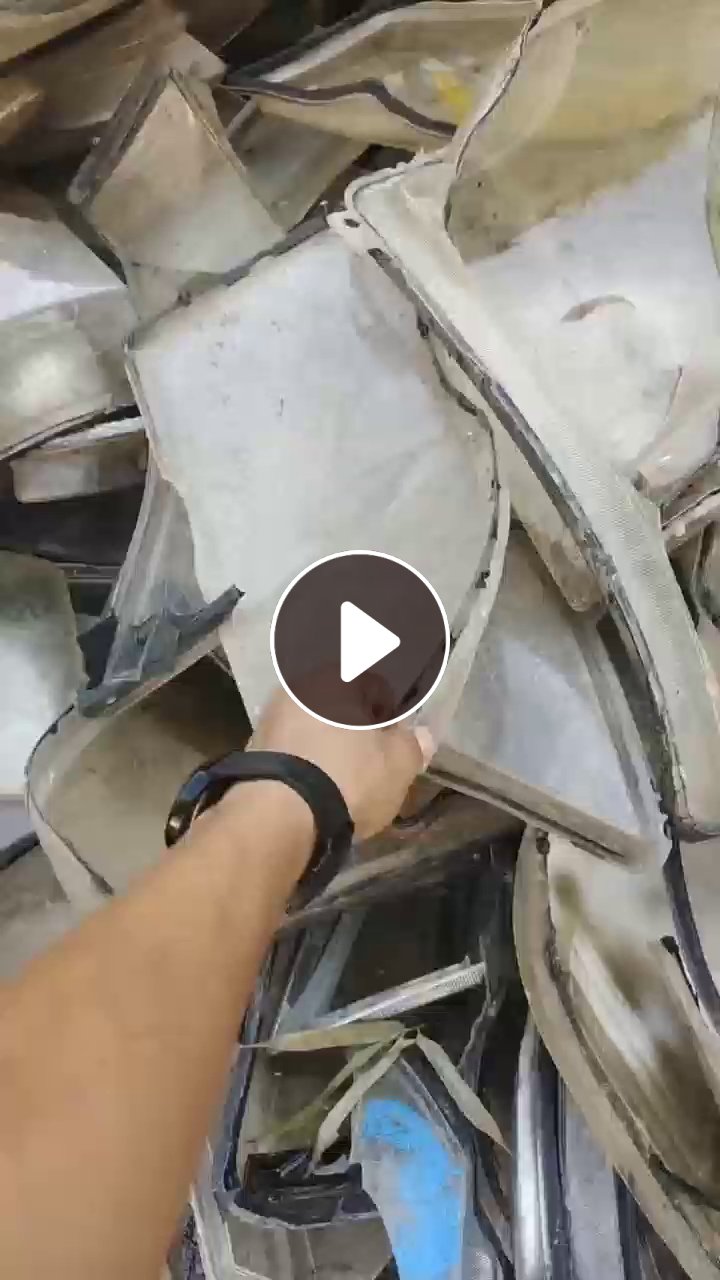出售PC灯罩破碎料，镀锌ABS破碎料，亚克力  尾灯料都有