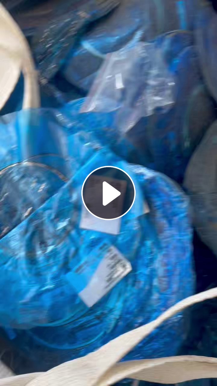 出售PE蓝膜，带胶膜，包装贵金属下来的，现货15吨