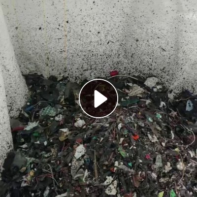 出售含金属沉底尾料，杂塑料，月供100吨