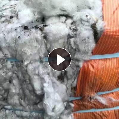 长期出售化纤厂下来的涤纶废丝，火烧涤纶短纤，可以做泡料用，棕绿色现货800吨