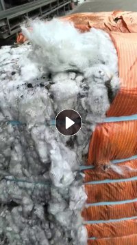 长期出售化纤厂下来的涤纶废丝，火烧涤纶短纤，可以做泡料用，棕绿色现货800吨
