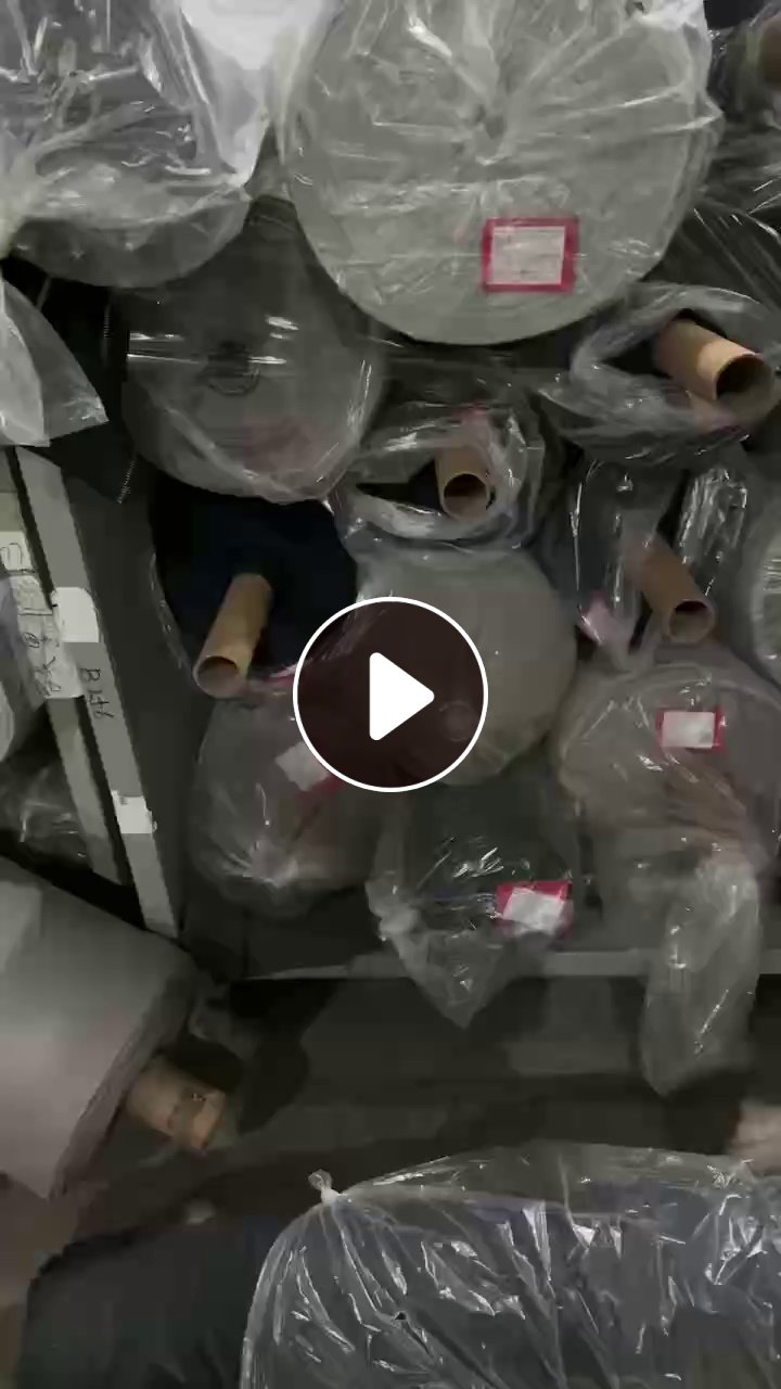 出售黑色涤纶磨毛布，涤纶布，门幅一米-一米五左右，现货80吨，可做汽车顶棚布用