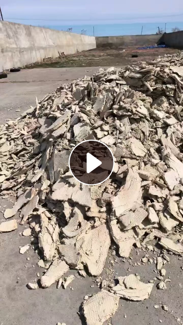 长期出售芦苇加工的纸浆，水分30%左右