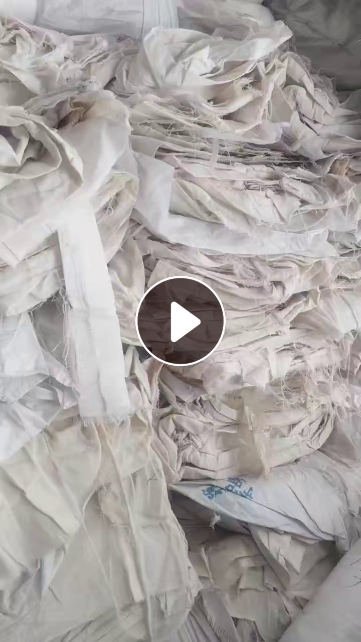 长期出售白色纯棉废布，床单厂下来的，有本白，也有漂白，现货30吨，货在天津