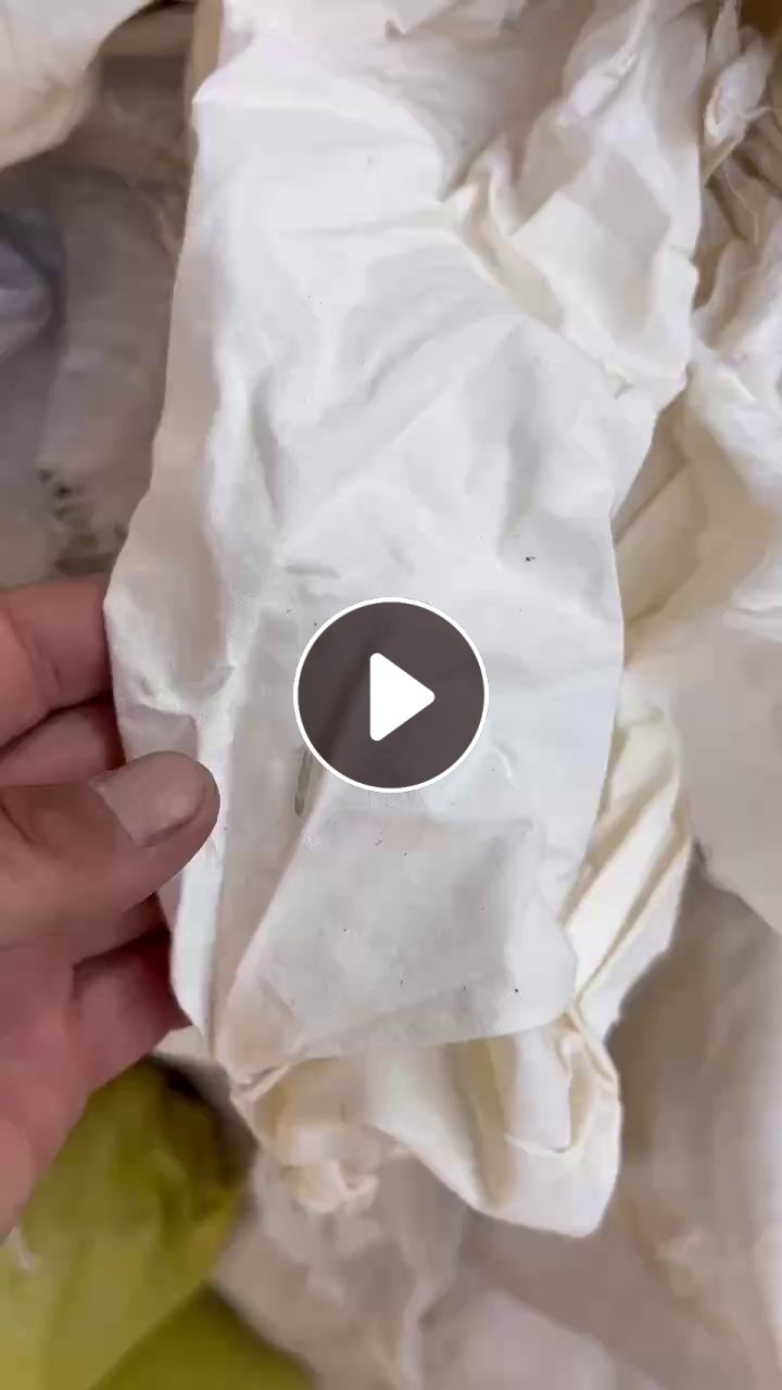 长期出售白色梭织涤棉废布，也有部分大化废布，统货出，现货有10吨，货在山东潍坊