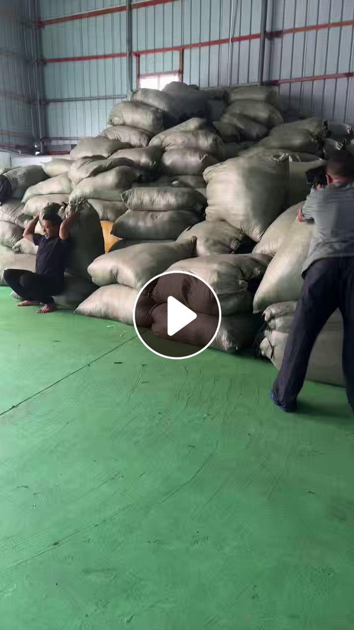 长期出售黑色牛奶丝，牛奶丝碎布，货在广东茂名