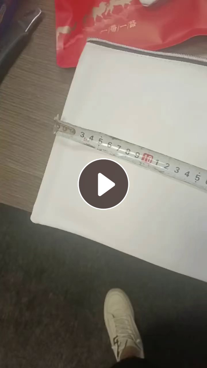 出售材料PU皮废料，工厂下来的，当废料卖了，现货四万个，用箱子装好，一共50箱