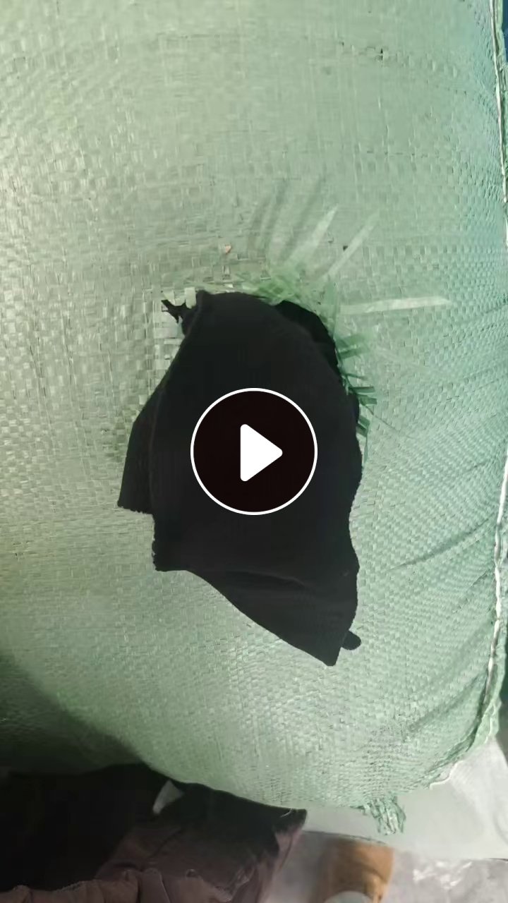 长期出售泳装厂下来的涤氨废布，涤氨边角料，氨纶含量十个点左右，现货9.6米两车，货在广东汕头
