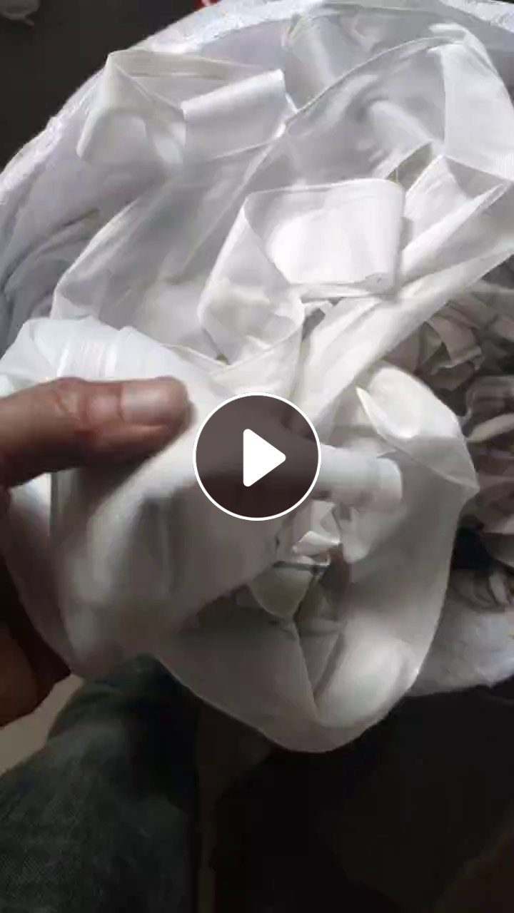 长期出售服装厂涤纶废布，涤纶下脚料，有黑色白色，有分拣开，现货共20吨左右