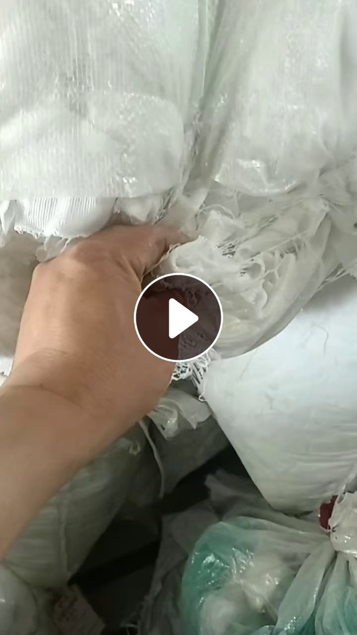 长期出售针织厂下来的毛衣片，毛衣边角料，有分白色跟杂色，什么材质都有，月供40多吨