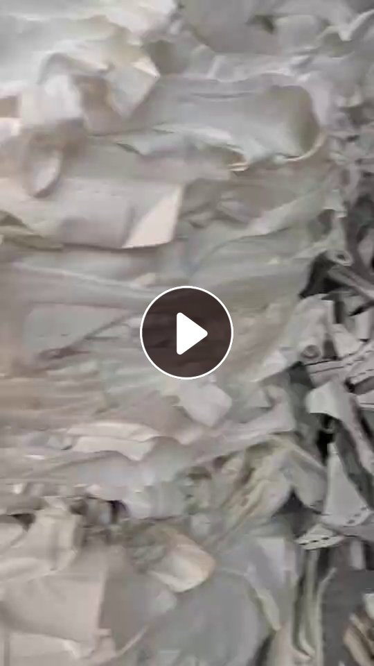 长期出售口罩厂下来的三合一无纺布，pp+pet+热风棉，可以撕开，现货一百吨