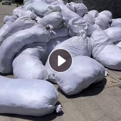 长期出售双面呢边角料，羊毛下脚料，含毛70左右，月供十几吨，货在江苏昆山