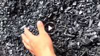 长期出售电缆皮PVC破碎料  包上机，清一色黑皮
